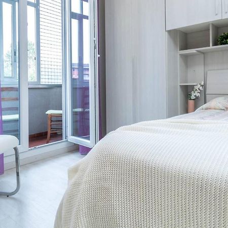 Altido Lovely Apt For 6 Located In Vibrant Gallaratese Milan Exterior photo