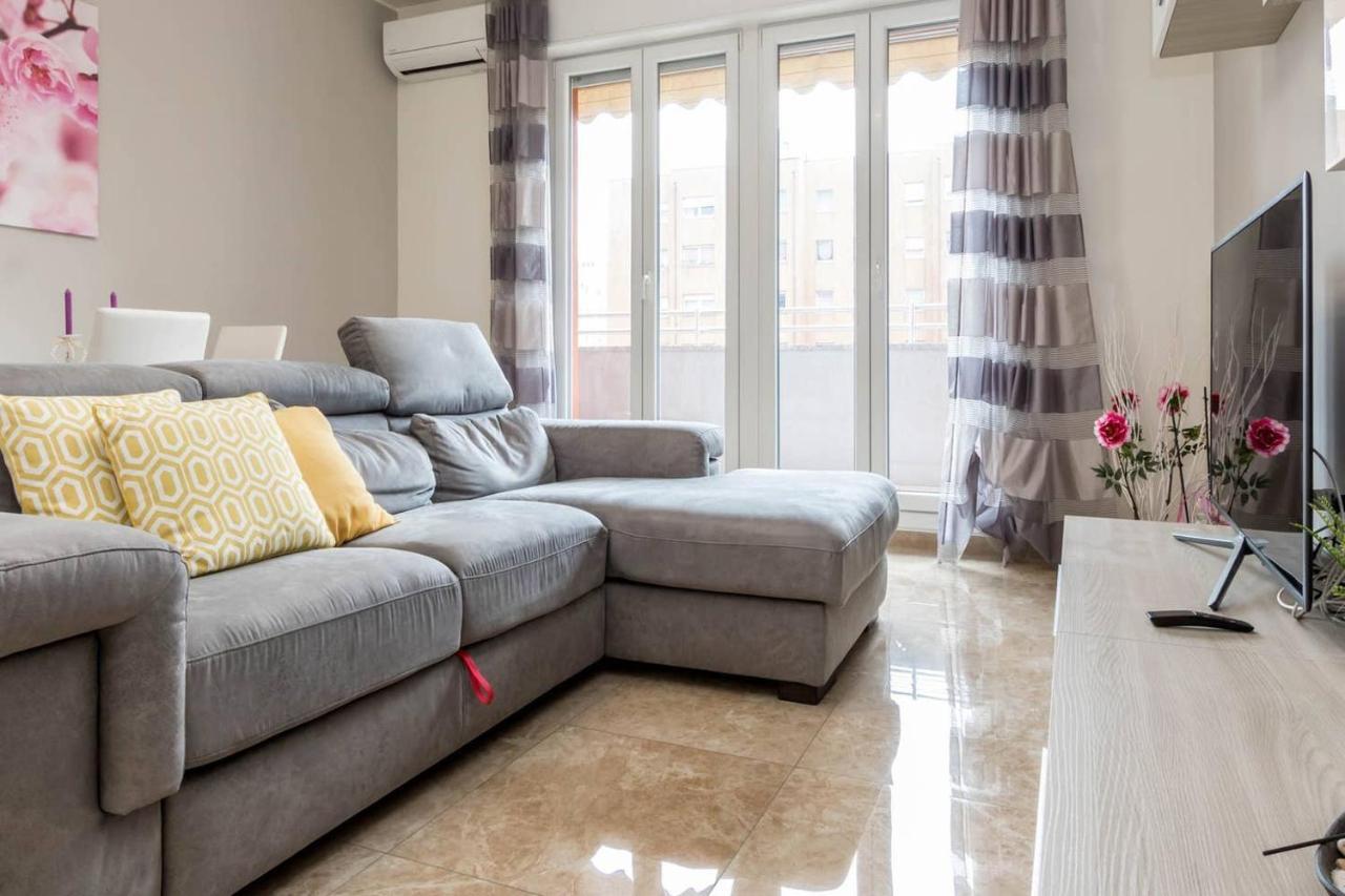 Altido Lovely Apt For 6 Located In Vibrant Gallaratese Milan Exterior photo