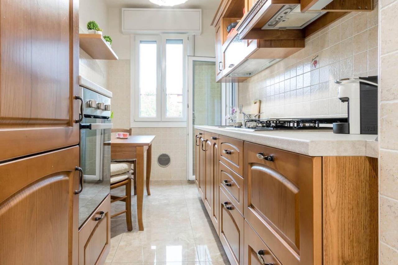 Altido Lovely Apt For 6 Located In Vibrant Gallaratese Milan Exterior photo