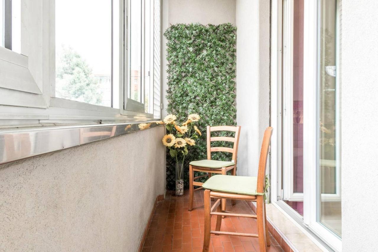 Altido Lovely Apt For 6 Located In Vibrant Gallaratese Milan Exterior photo