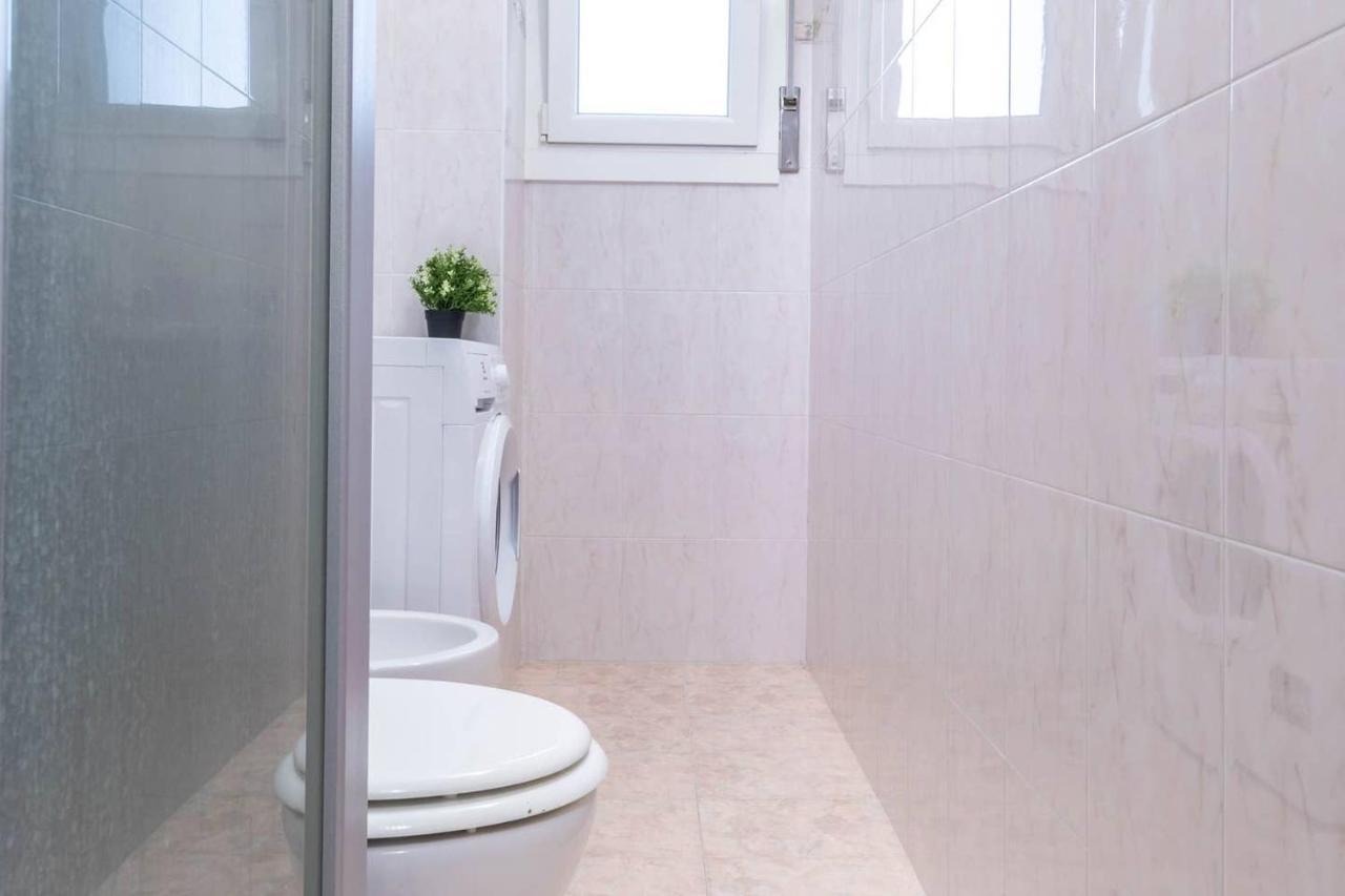 Altido Lovely Apt For 6 Located In Vibrant Gallaratese Milan Exterior photo
